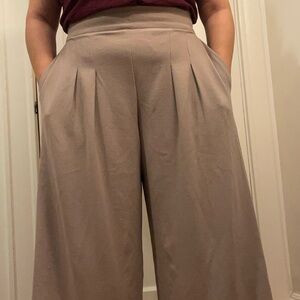 Laura Byrnes California Wide-Leg High-Waist Pleated Pant in Taupe